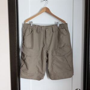 NWOT Cargo Shorts Size XL